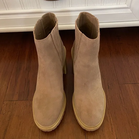 Dolce Vita Caster H2O Bootie - Picture 2 of 8